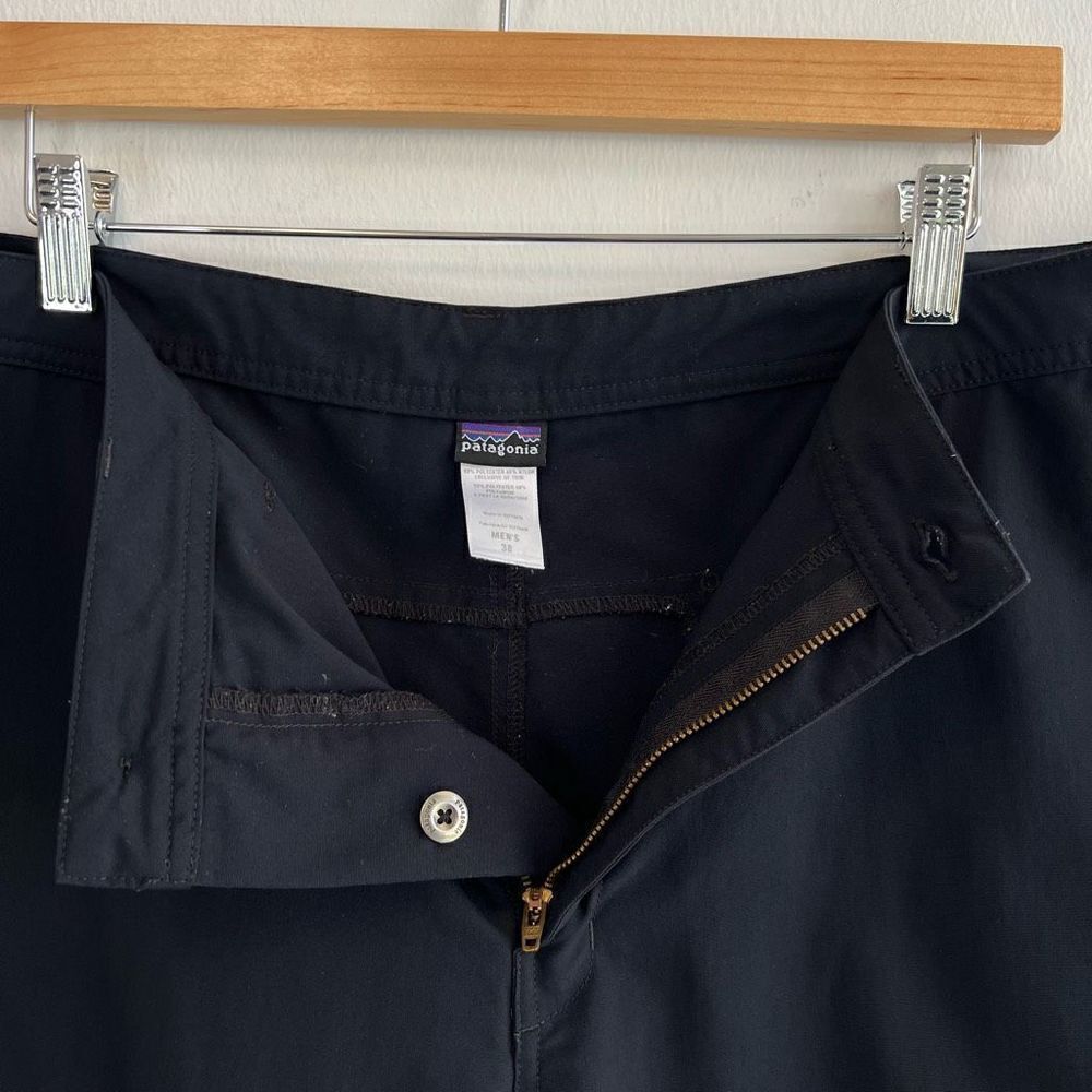 Vintage Patagonia Men’s Size 38 Black Flat Front Bermuda Style Shorts 11” Inseam - Picture 5 of 12